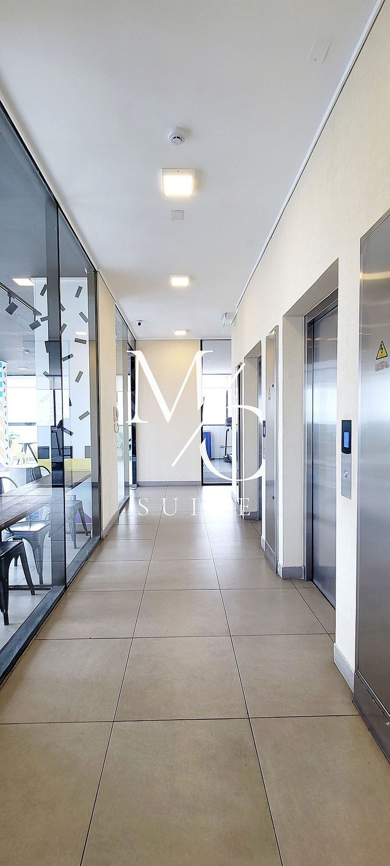 Apart Estudio central, Cowork Wifi y Streaming