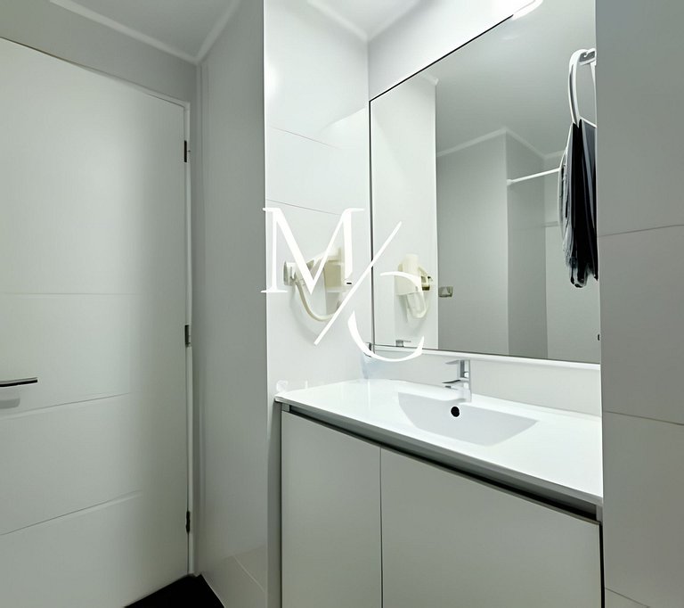 Amplio Apart ejecutivo, servicios de streaming y Parking lib