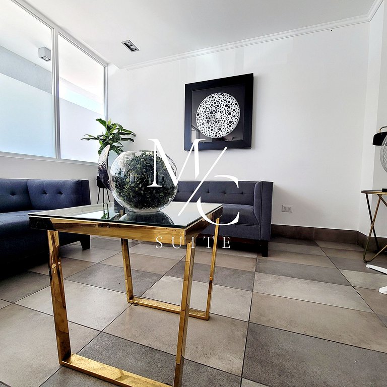 Central 3 Personas. Parking Privado y Factura